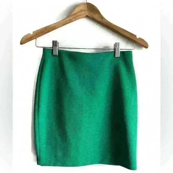 H&M Women’s Green Bodycon Textured Summer Slip On Cute Mini  Skirt XS 2 - Picture 1 of 7